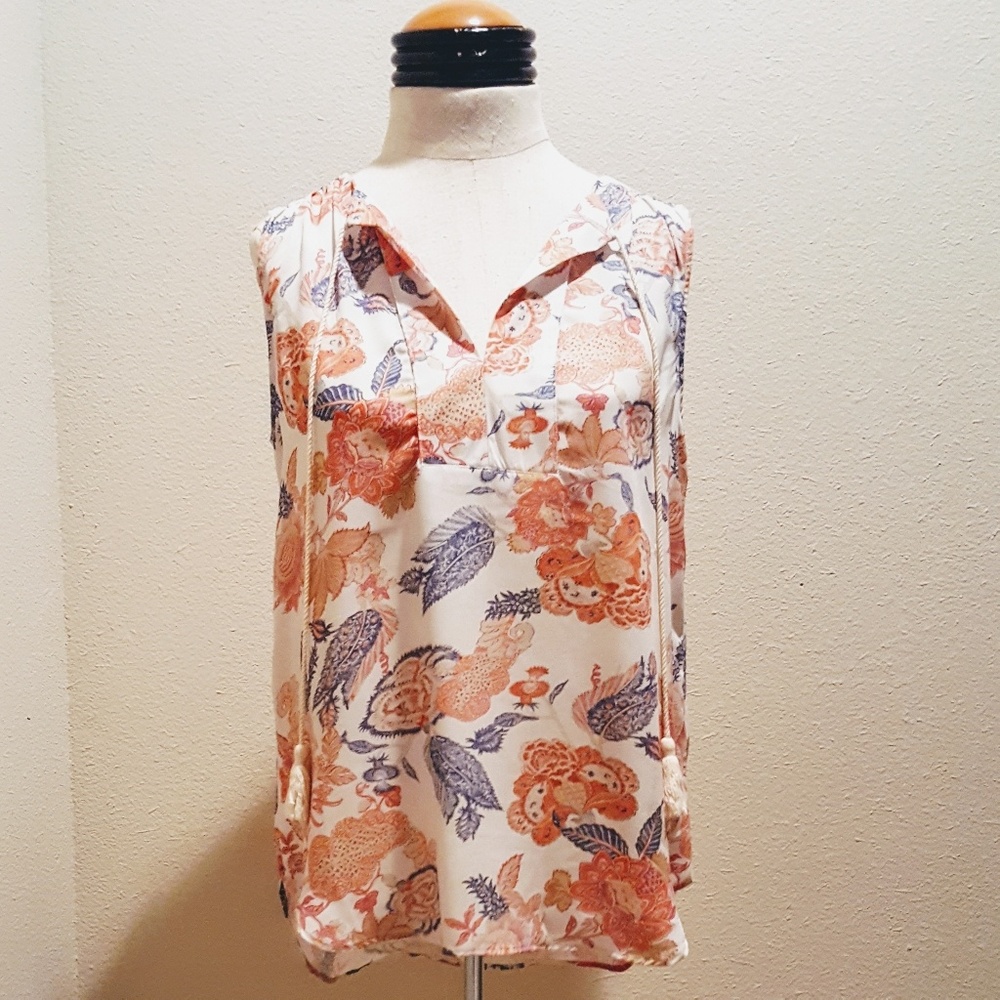 Floral print sleeveless blouse 💕